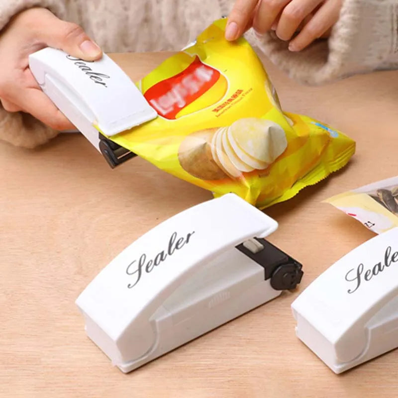 Portable Plastic Bag Sealer - Heat Sealing Kitchen Gadget